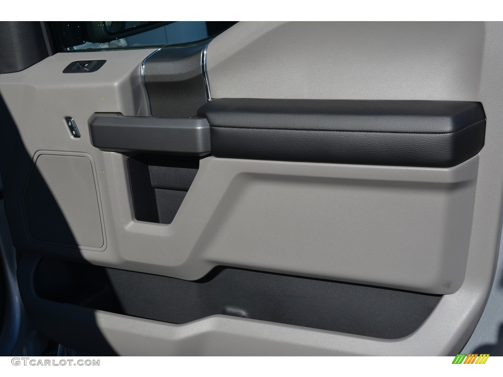 2017 F150 XLT SuperCrew 4x4 - Ingot Silver / Earth Gray photo #15