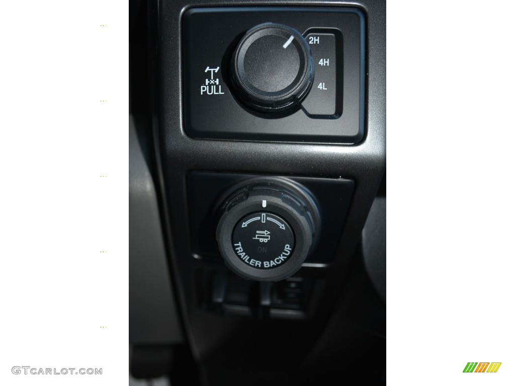 2017 F150 XLT SuperCrew 4x4 - Ingot Silver / Earth Gray photo #22