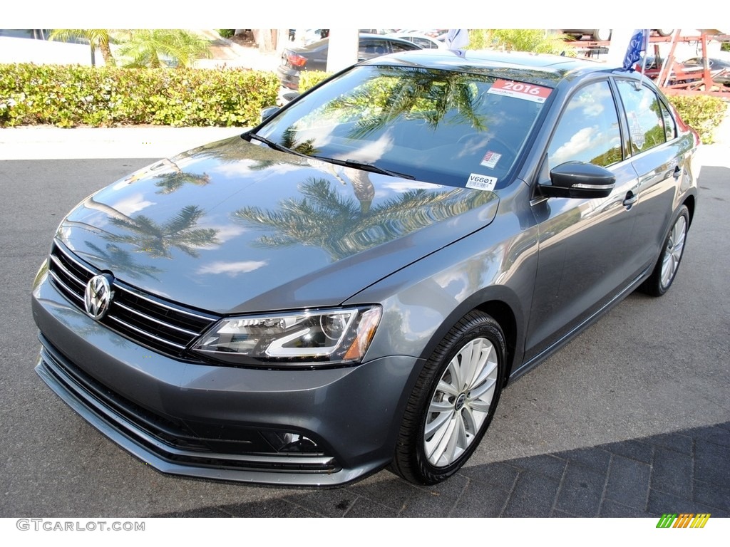 Platinum Grey Metallic 2016 Volkswagen Jetta SEL Exterior Photo #119200156