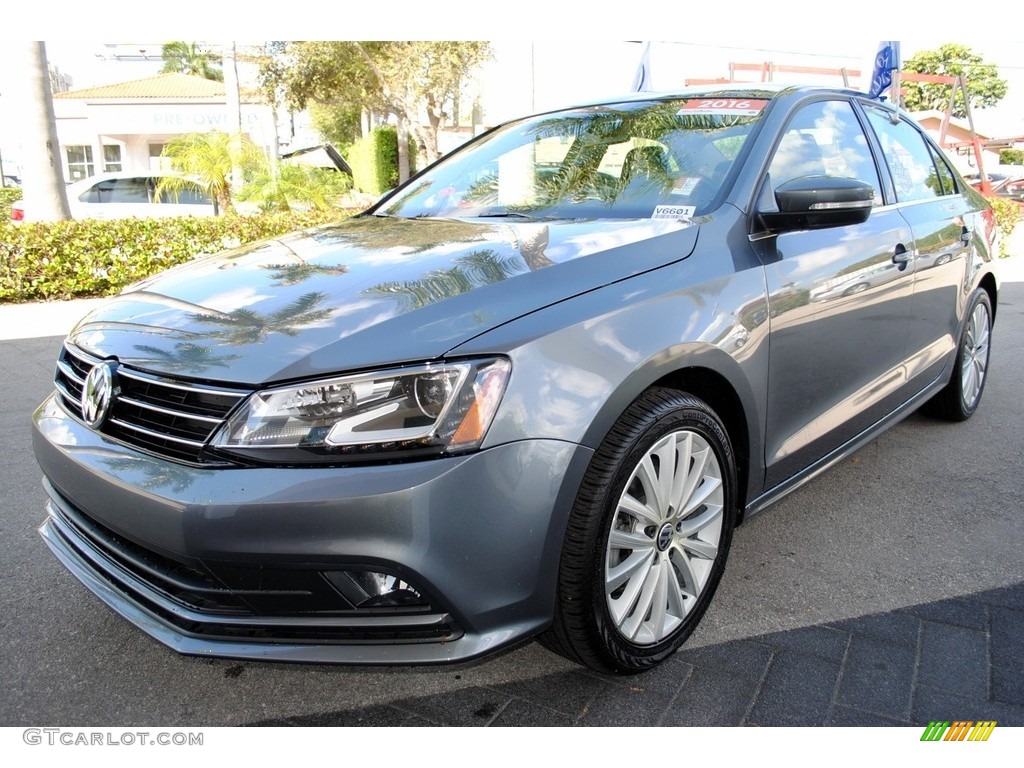 Platinum Grey Metallic 2016 Volkswagen Jetta SEL Exterior Photo #119200180