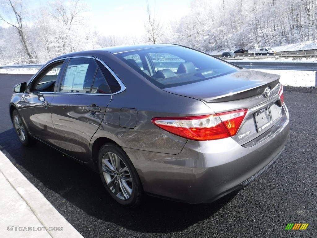 2015 Camry SE - Predawn Gray Mica / Black photo #6