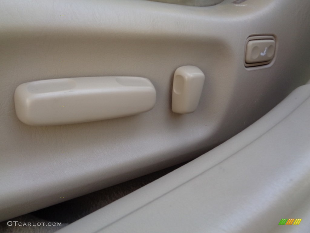 2002 ES 300 - Crystal White / Ivory photo #21
