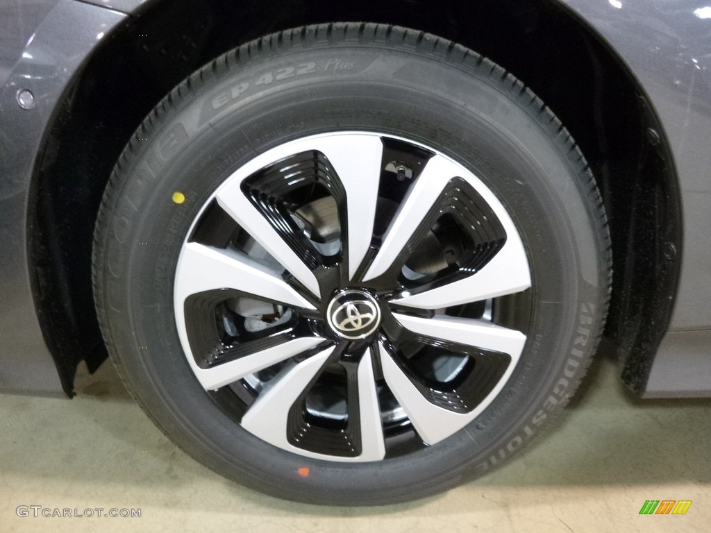 2017 Toyota Prius Prime Advance Wheel Photos