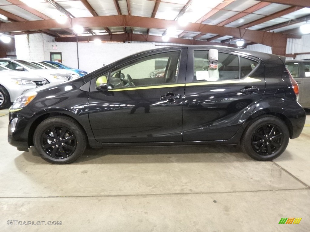 2016 Prius c Special Edition - Black Sand Pearl / Ash/Black photo #4
