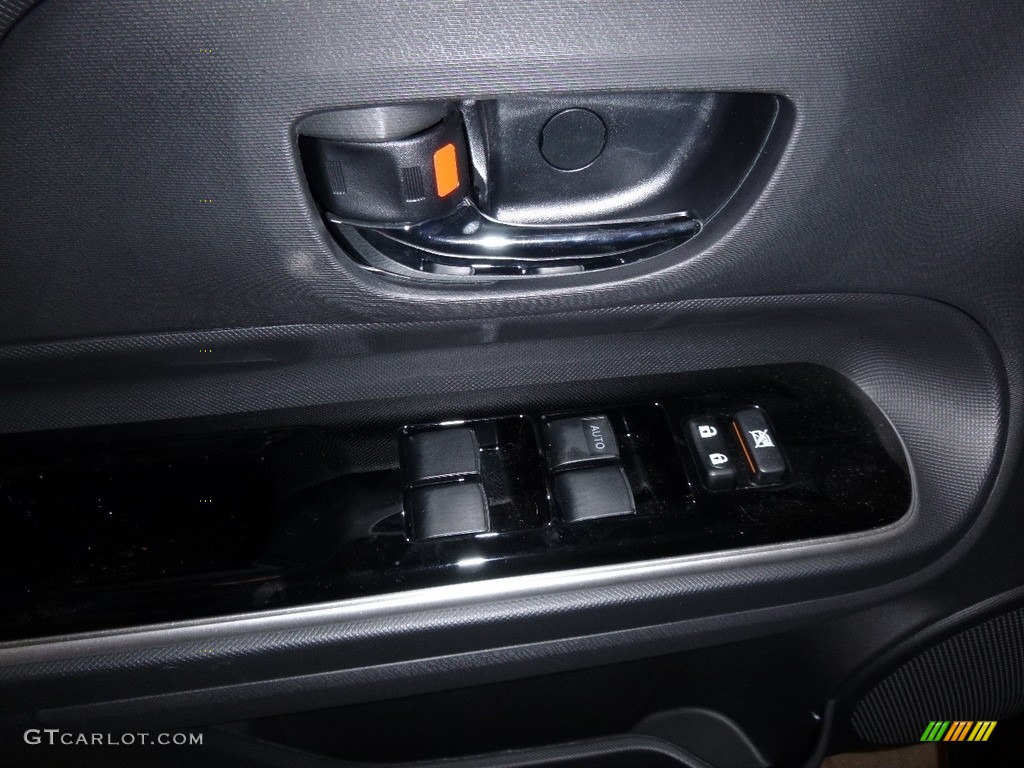 2016 Prius c Special Edition - Black Sand Pearl / Ash/Black photo #10