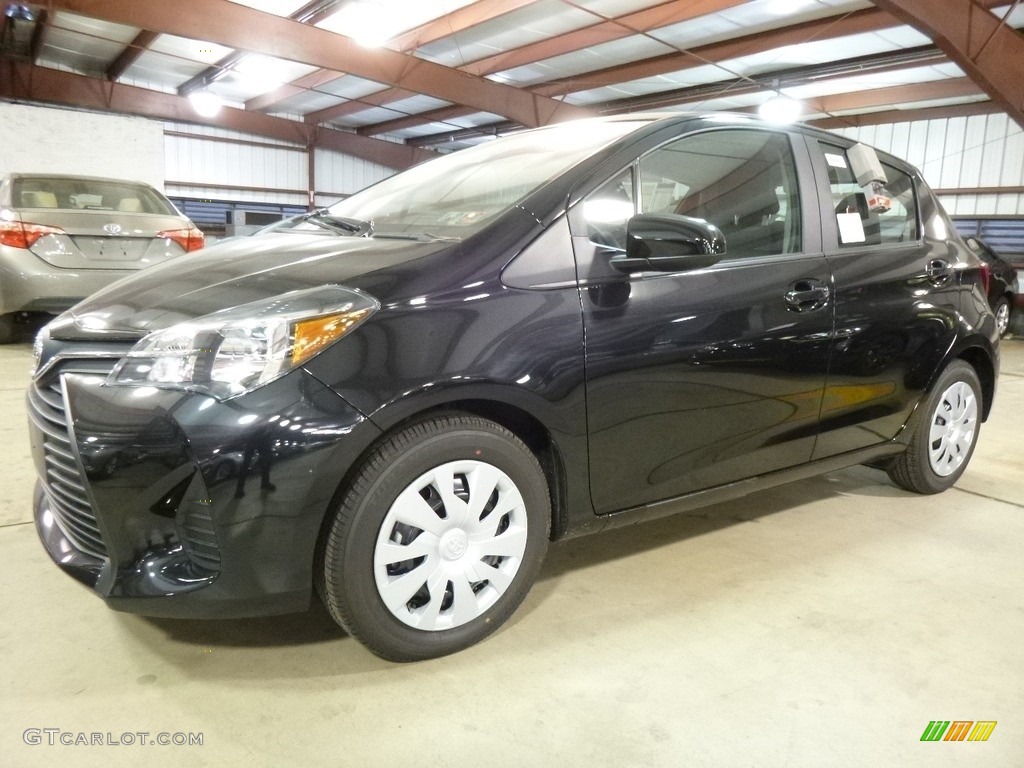 2016 Yaris 5-Door L - Black Sand Pearl / Black photo #3