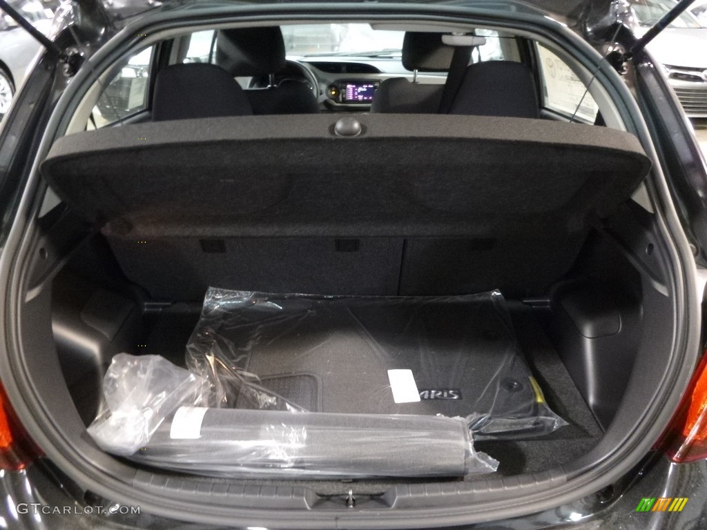 2016 Yaris 5-Door L - Black Sand Pearl / Black photo #5