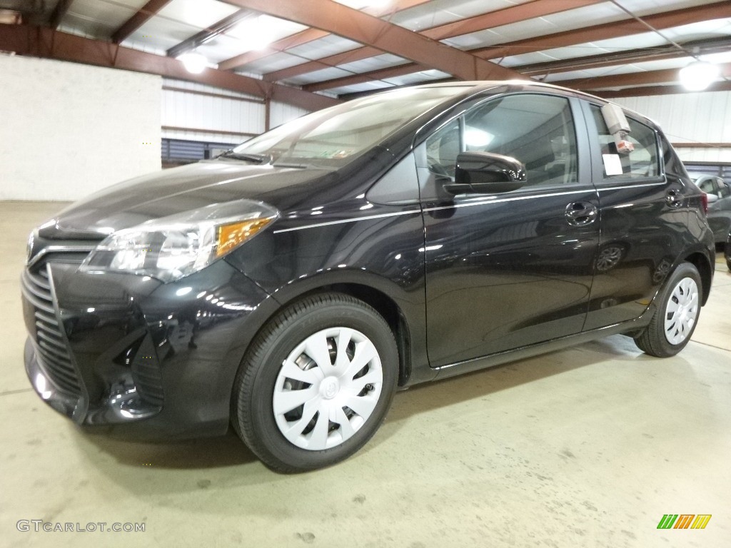 2016 Yaris 5-Door L - Black Sand Pearl / Black photo #3