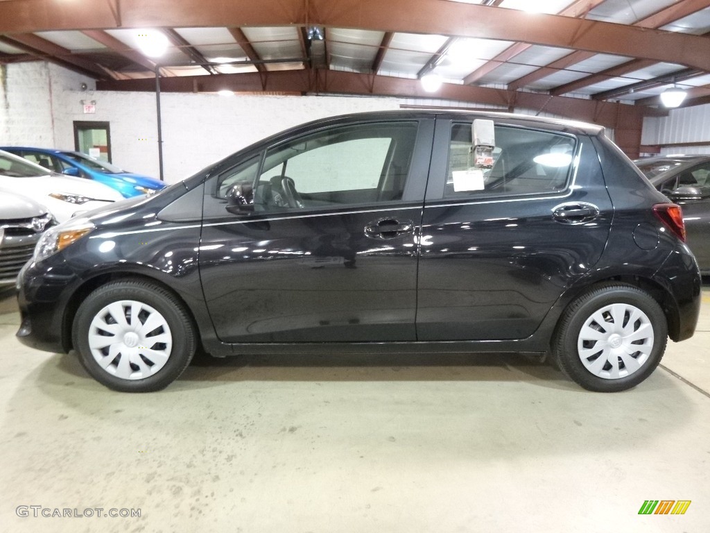 2016 Yaris 5-Door L - Black Sand Pearl / Black photo #4