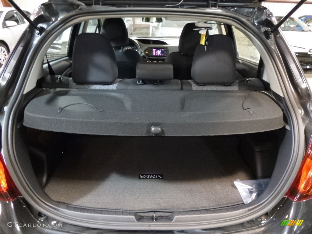 2016 Yaris 5-Door L - Black Sand Pearl / Black photo #5