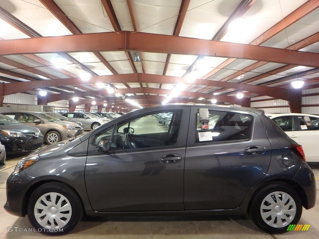 2016 Yaris 5-Door L - Magnetic Gray Metallic / Black photo #4