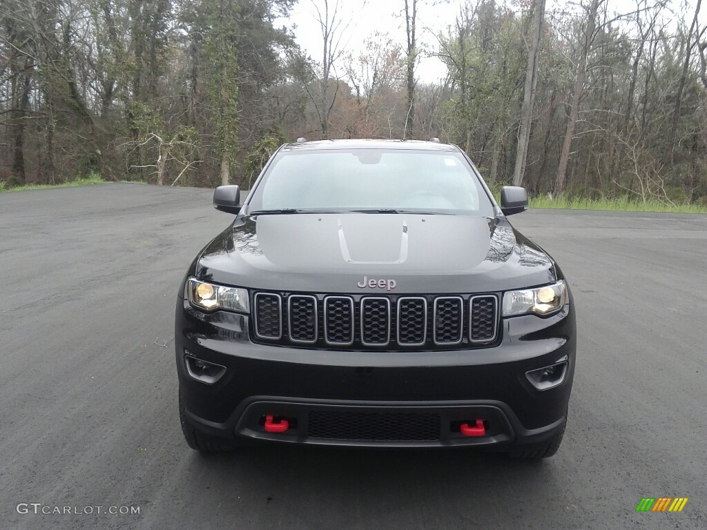 2017 Grand Cherokee Trailhawk 4x4 - Diamond Black Crystal Pearl / Black photo #3