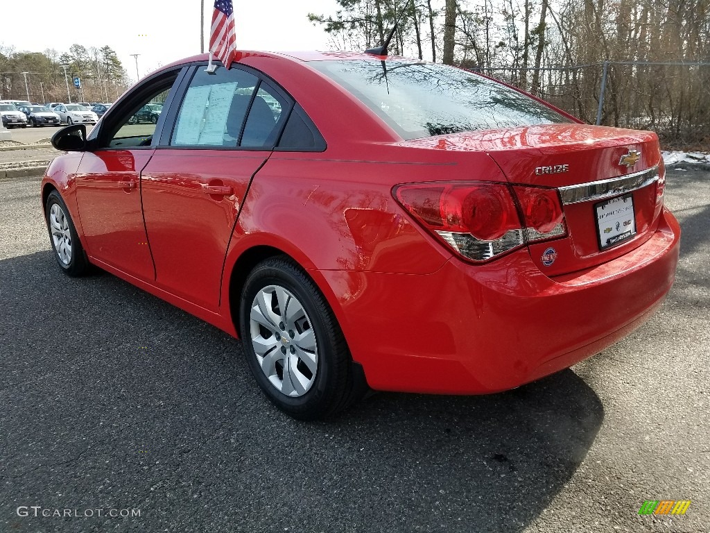 2014 Cruze LS - Red Hot / Jet Black/Medium Titanium photo #9