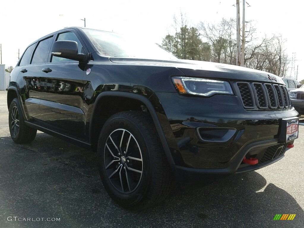 Diamond Black Crystal Pearl Jeep Grand Cherokee