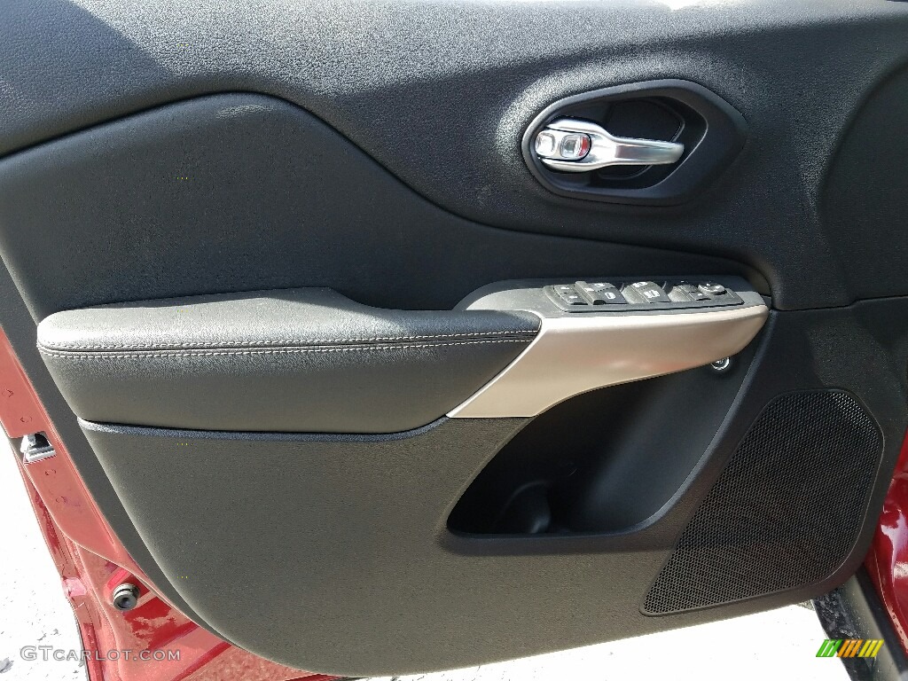 2017 Cherokee Latitude 4x4 - Deep Cherry Red Crystal Pearl / Black photo #6