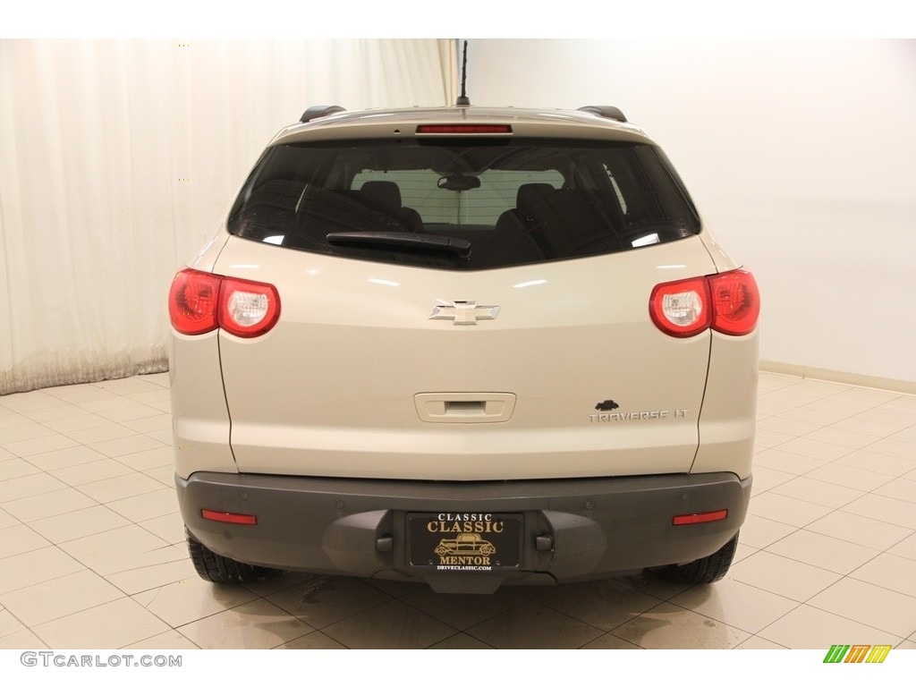 2010 Traverse LT - Gold Mist Metallic / Ebony photo #14