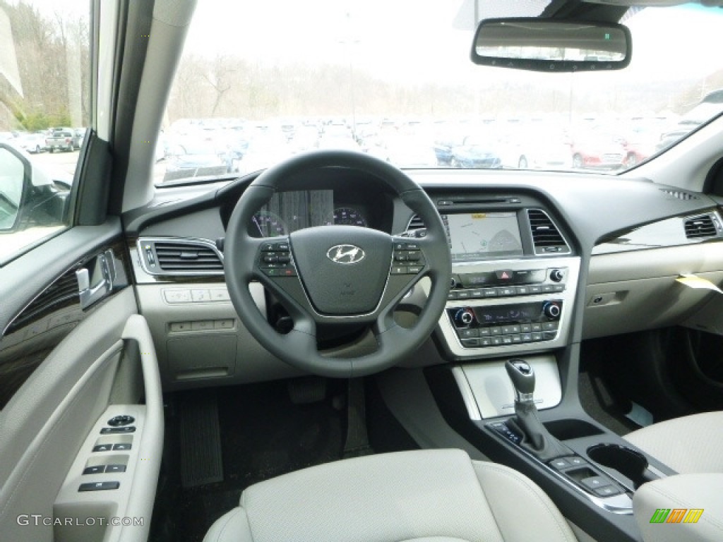 2017 Hyundai Sonata Limited Hybrid Dashboard Photos
