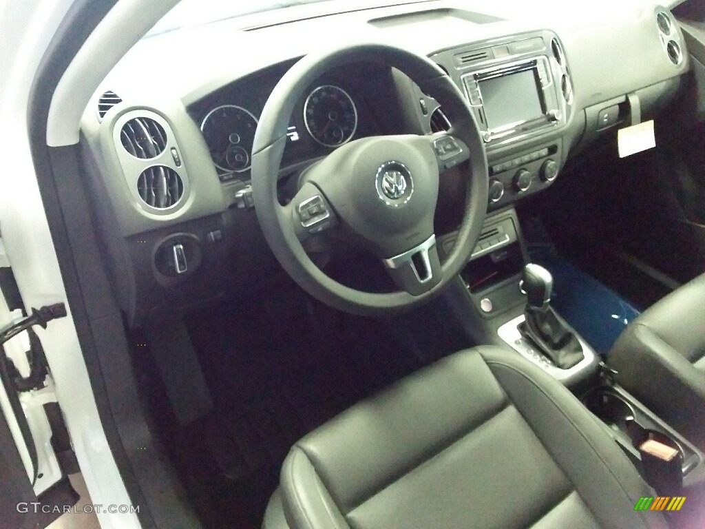 2017 Volkswagen Tiguan Wolfsburg 4MOTION Front Seat Photo #119249529