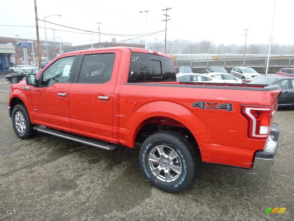 2017 F150 XLT SuperCrew 4x4 - Race Red / Earth Gray photo #4