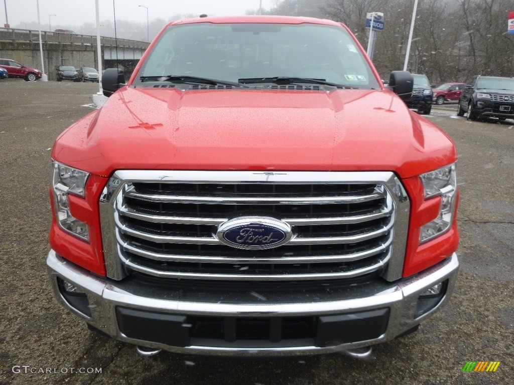 2017 F150 XLT SuperCrew 4x4 - Race Red / Earth Gray photo #7