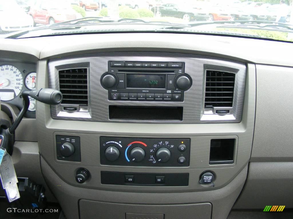 2008 Ram 2500 Sport Quad Cab 4x4 - Bright White / Khaki photo #24