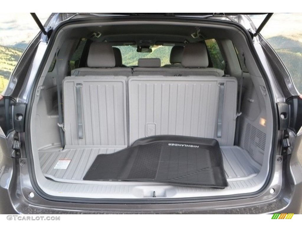 2017 Toyota Highlander Hybrid LE AWD Trunk Photos
