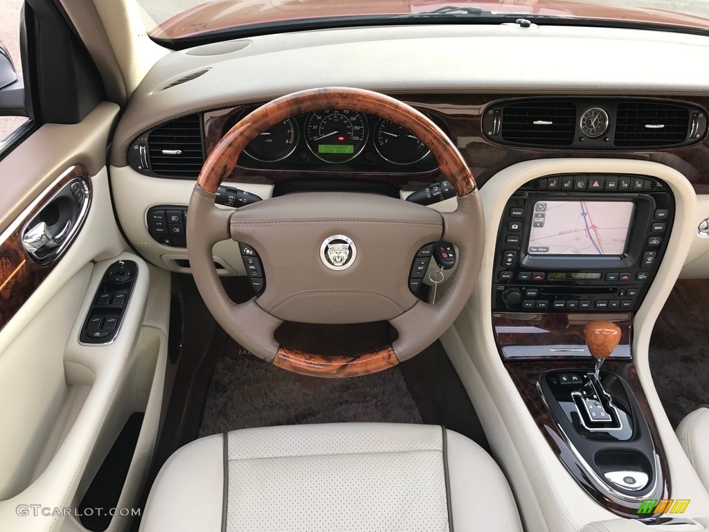 2008 XJ Vanden Plas - Radiance Red Metallic / Ivory/Mocha photo #46