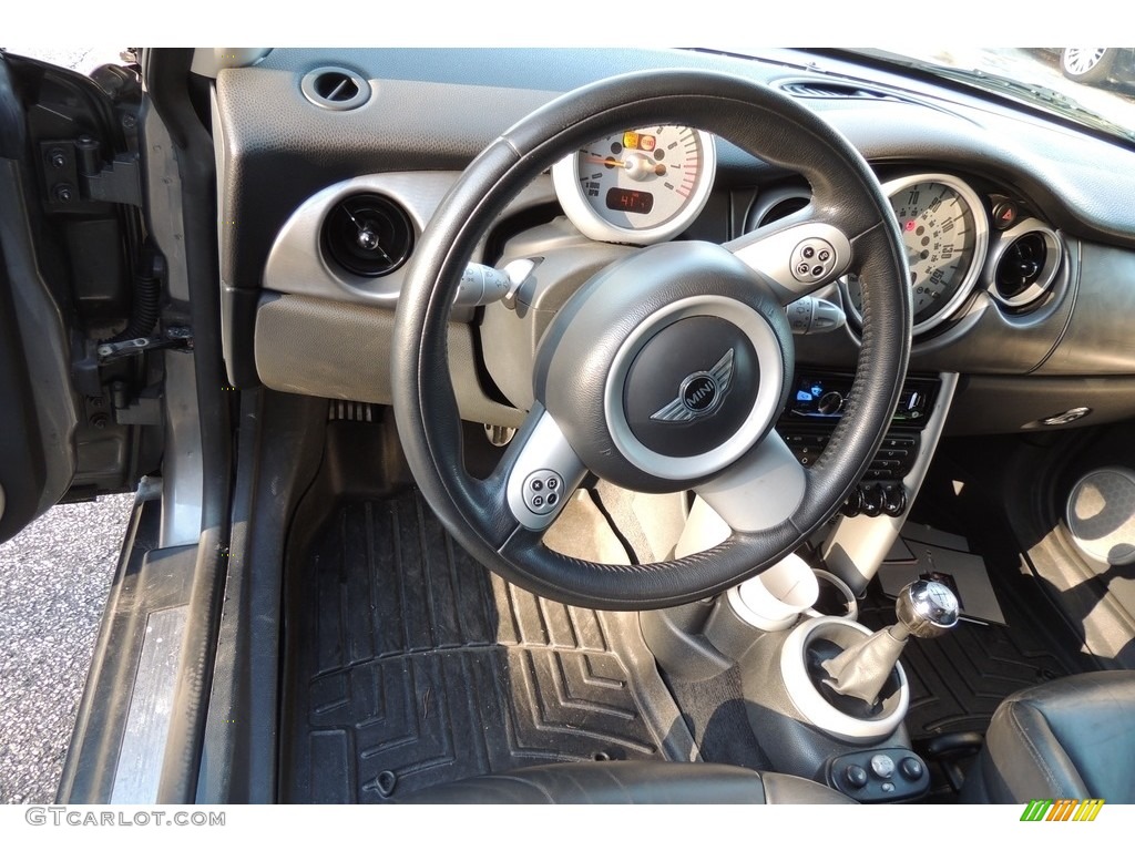 2005 Cooper S Hardtop - Dark Silver Metallic / Black/Panther Black photo #18