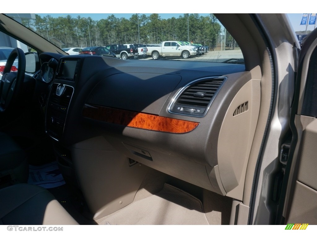 2016 Town & Country Touring - Cashmere/Sandstone Pearl / Dark Frost Beige/Medium Frost Beige photo #20