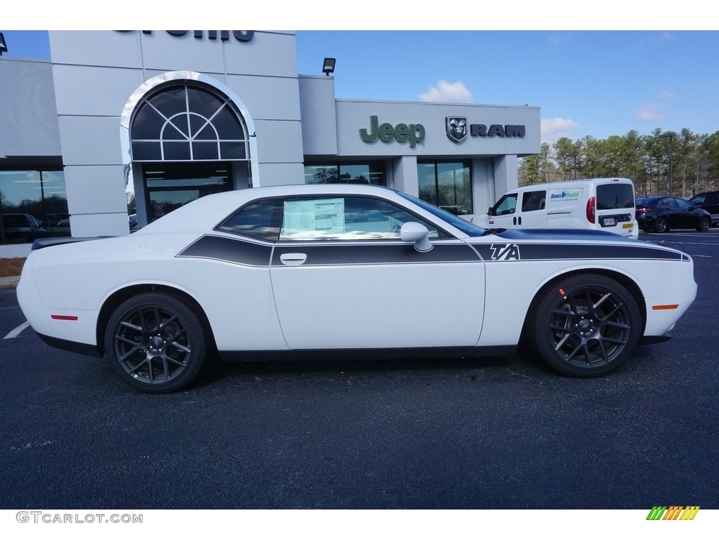 2017 Challenger R/T - White Knuckle / Black photo #8