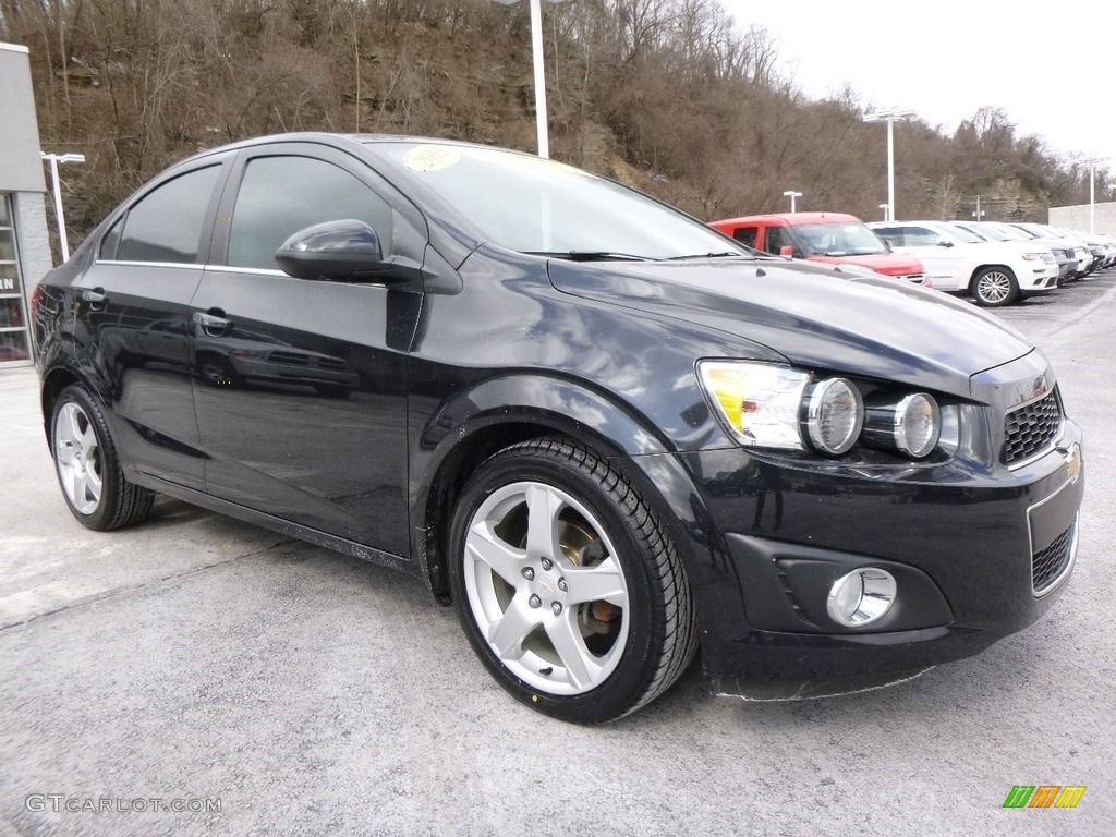 2013 Chevrolet Sonic LTZ Sedan Exterior Photos