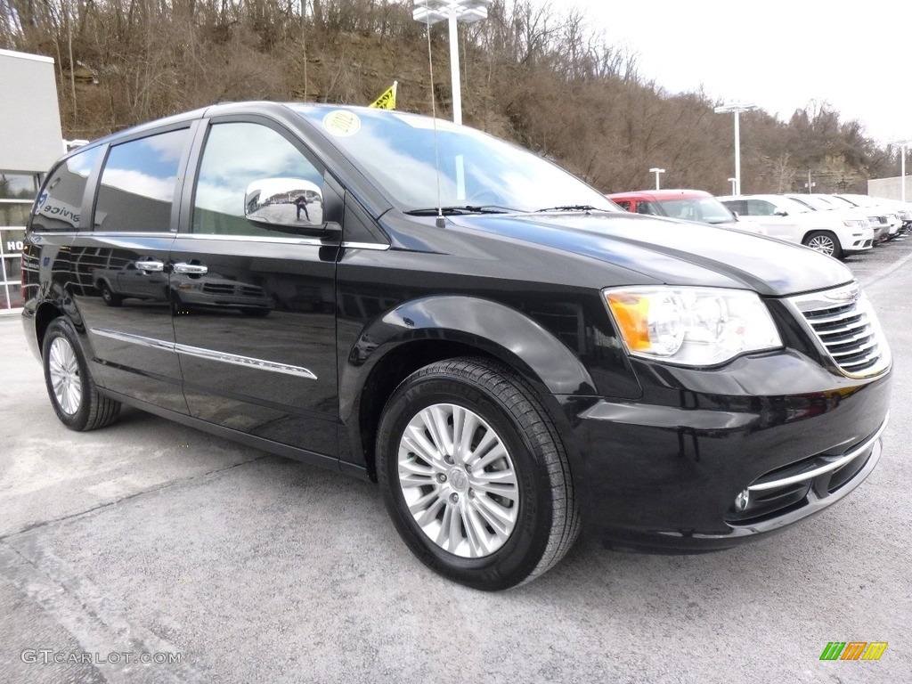 2012 Chrysler Town & Country Limited Exterior Photos