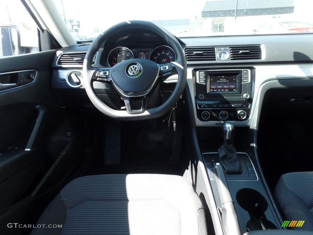 2016 Passat S Sedan - Pure White / Titan Black photo #15
