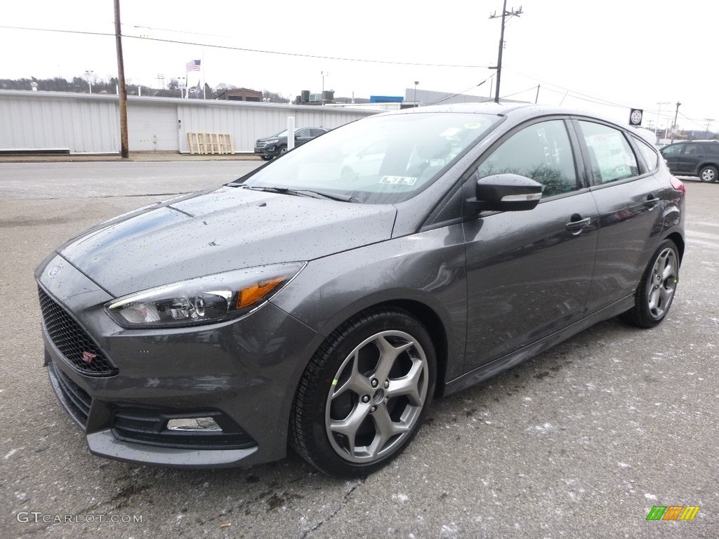 Magnetic 2017 Ford Focus ST Hatch Exterior Photo #119285501