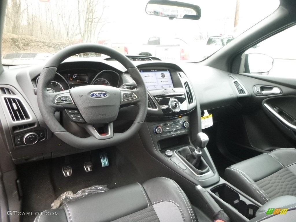 Charcoal Black Recaro Leather Interior 2017 Ford Focus ST Hatch Photo #119285621