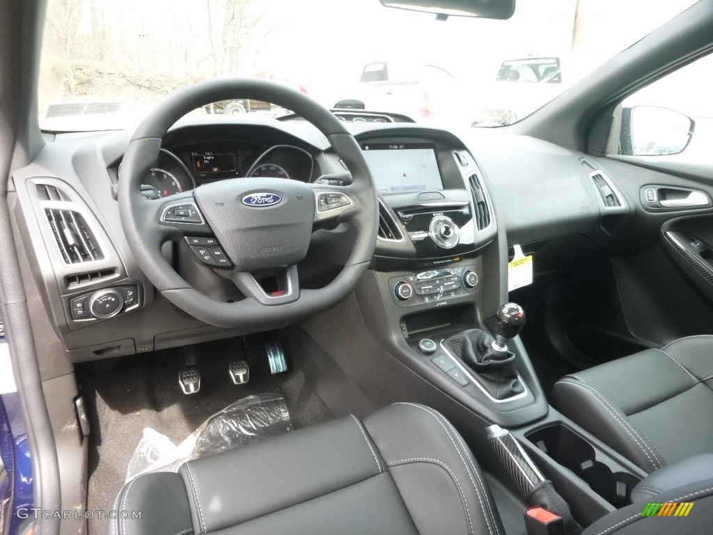 Charcoal Black Recaro Leather Interior 2017 Ford Focus ST Hatch Photo #119286068