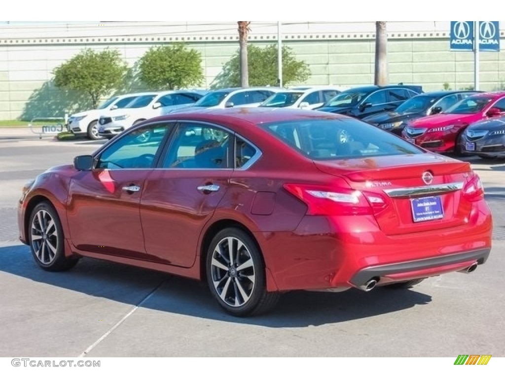 2016 Altima 2.5 SR - Cayenne Red / Charcoal photo #5