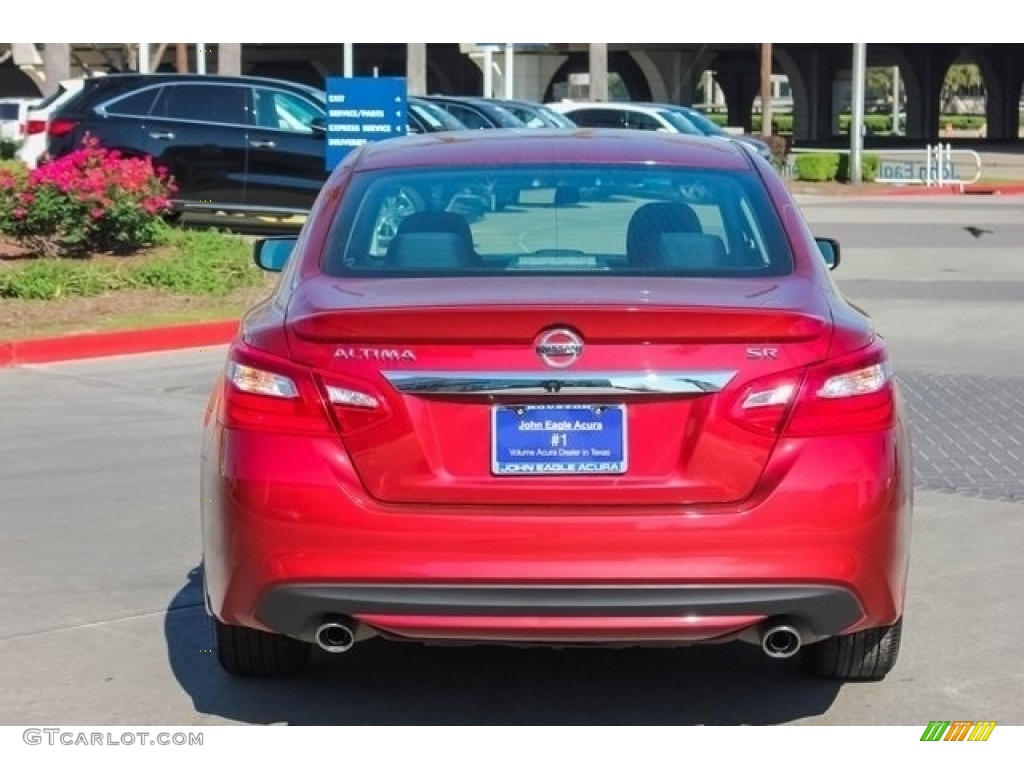 2016 Altima 2.5 SR - Cayenne Red / Charcoal photo #6