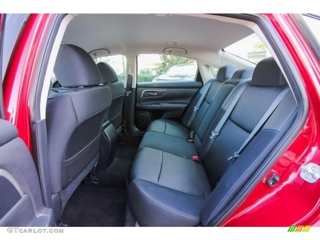 2016 Altima 2.5 SR - Cayenne Red / Charcoal photo #19