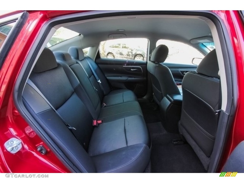 2016 Altima 2.5 SR - Cayenne Red / Charcoal photo #22