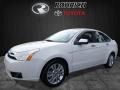White Suede - Focus SEL Sedan Photo No. 3