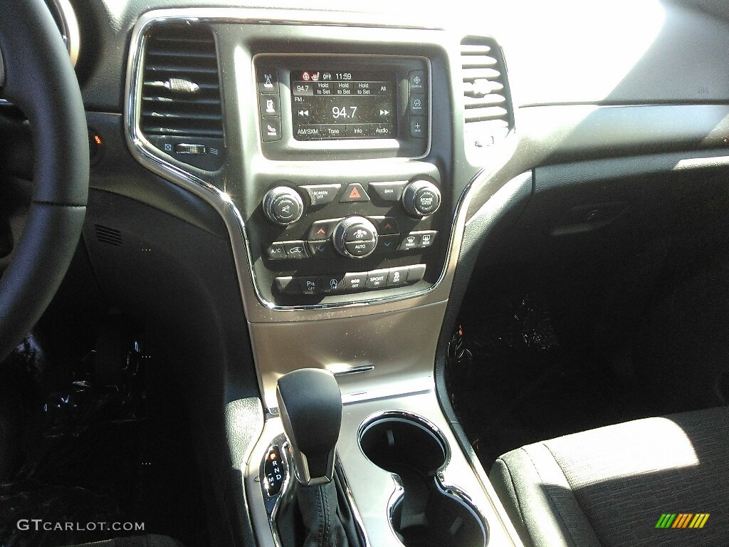 2017 Grand Cherokee Laredo 4x4 - Bright White / Black photo #7