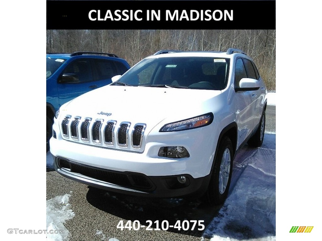 2017 Cherokee Latitude 4x4 - Bright White / Black photo #1