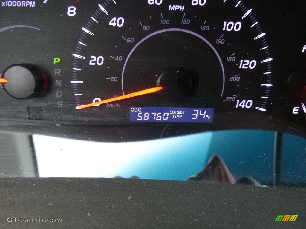 2010 Camry LE - Super White / Ash Gray photo #9