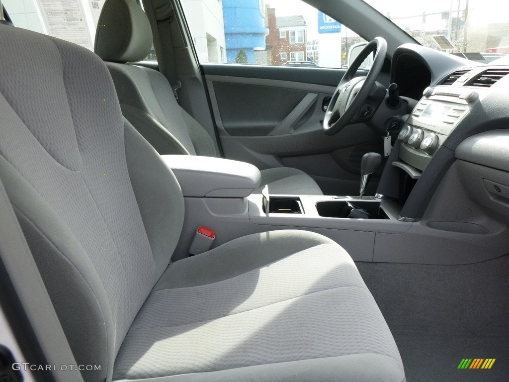 2010 Camry LE - Super White / Ash Gray photo #12