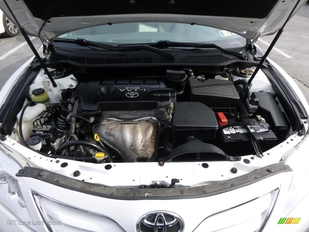 2010 Camry LE - Super White / Ash Gray photo #15