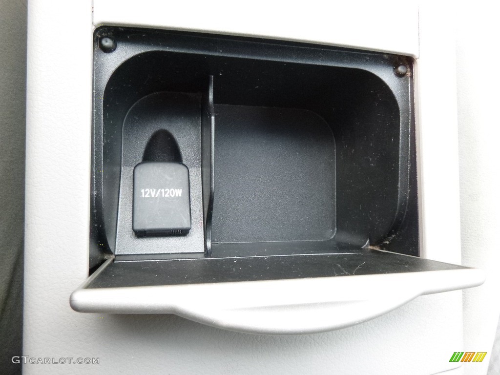 2010 Camry LE - Super White / Ash Gray photo #21