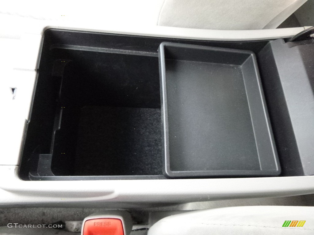 2010 Camry LE - Super White / Ash Gray photo #23