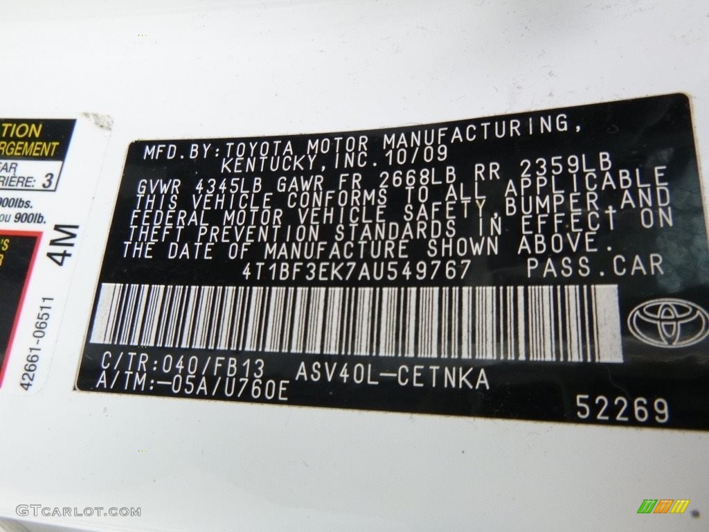 2010 Camry LE - Super White / Ash Gray photo #25