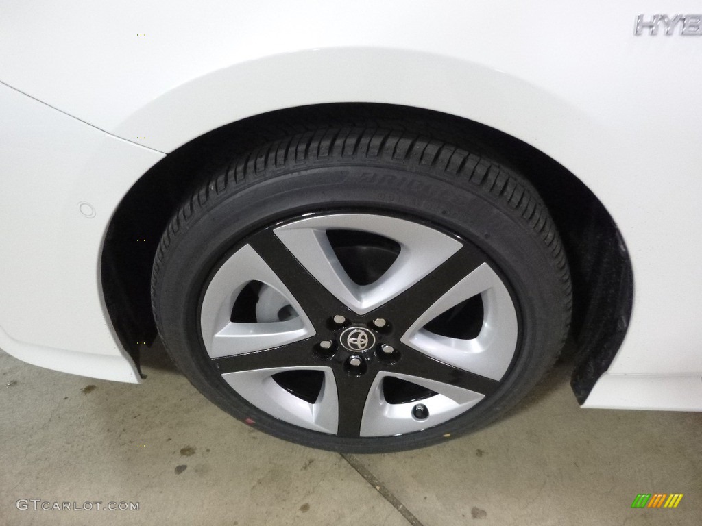 2017 Prius Prius Four Touring - Blizzard White Pearl / Moonstone Gray photo #5